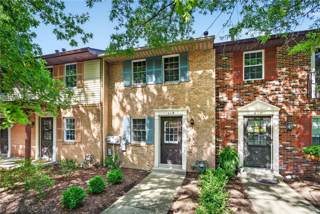 Property Photo:  609 Westchester Dr  PA 15090 