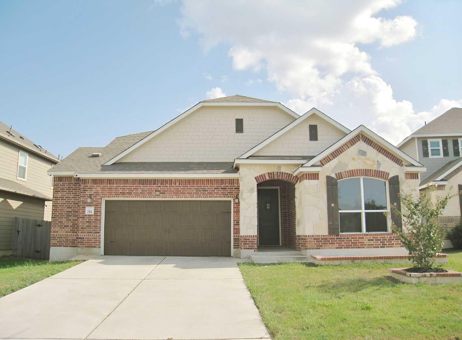Property Photo:  285 Kat Garnet Drive  TX 78640 