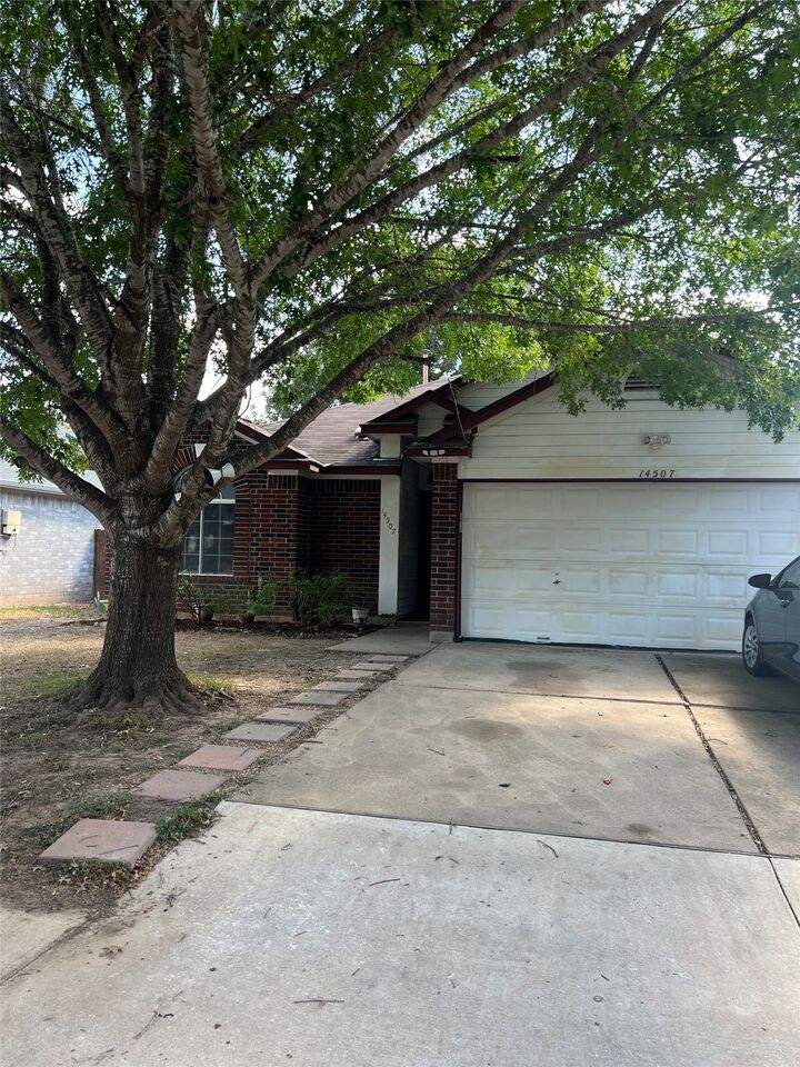 Property Photo: 14507 Oliphant Street TX 78725