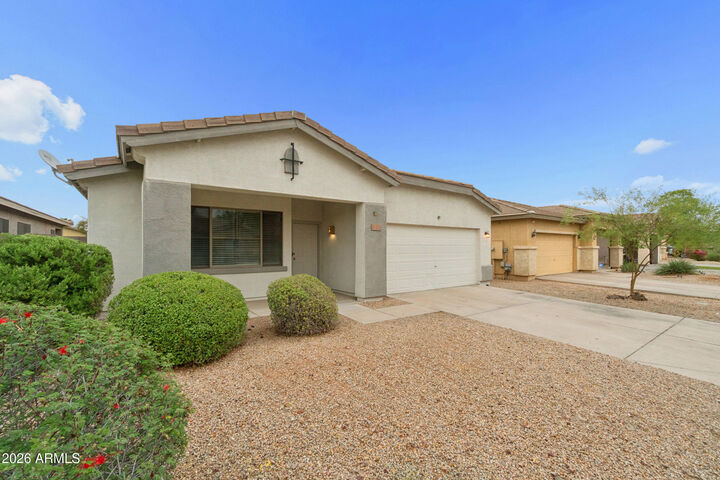 Property Photo: 9806 W Horse Thief Pass AZ 85353