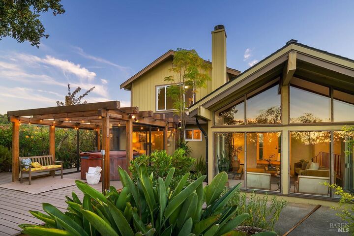 Property Photo:  22 Terry Circle  CA 94947 