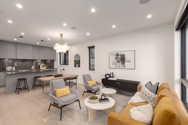 Property Photo:  3858 W 13th Avenue 1  BC V6R 2S8 