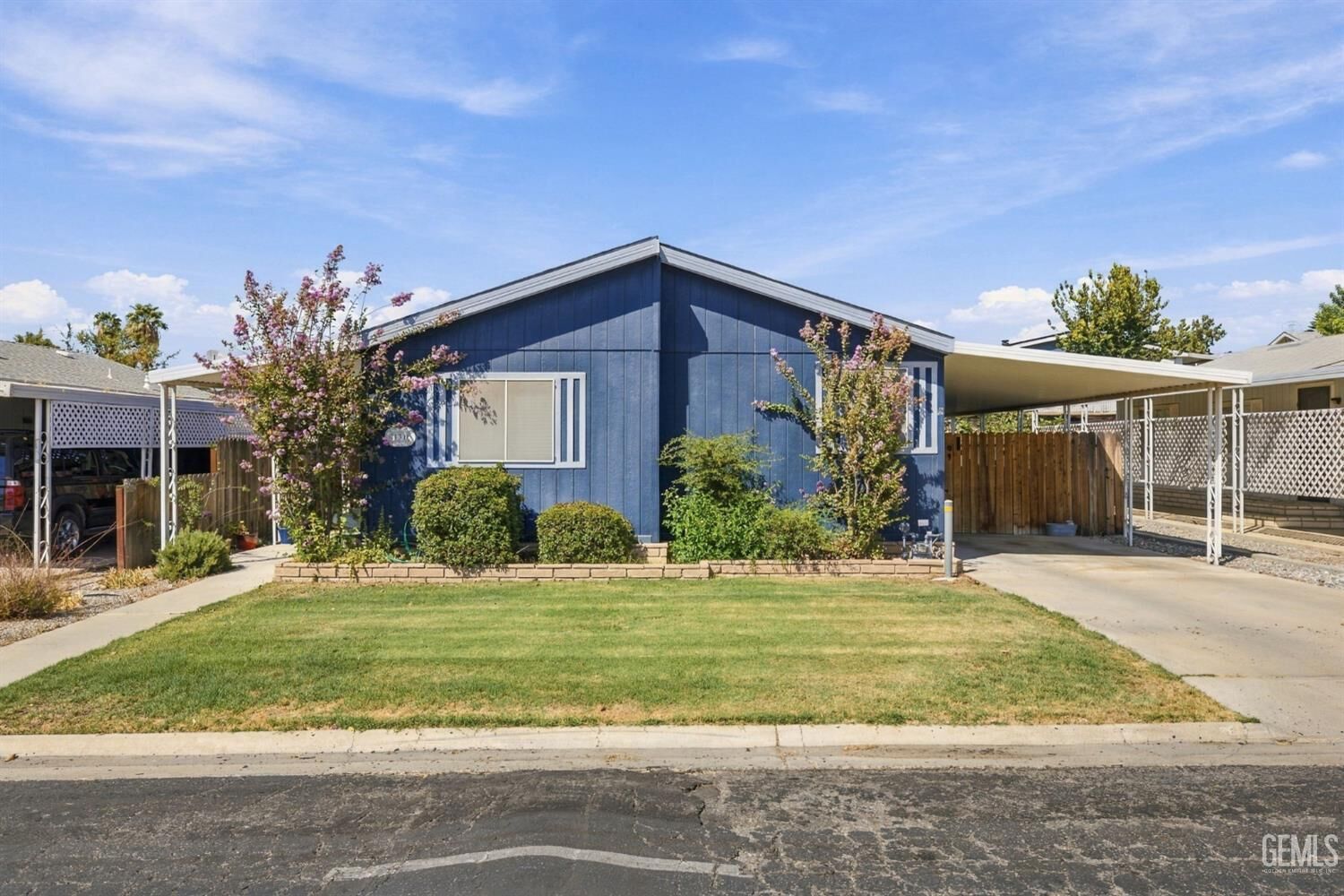 Property Photo:  131 Set Lane  CA 93308 