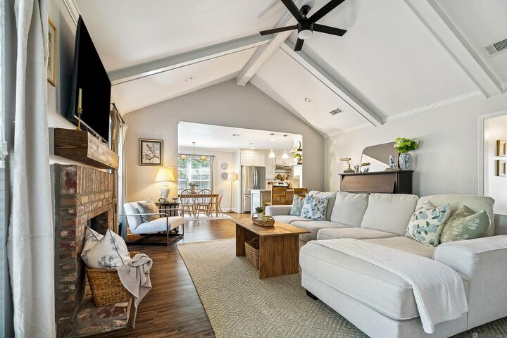 Property Photo: 1311 Tallwood Dr LA 70816