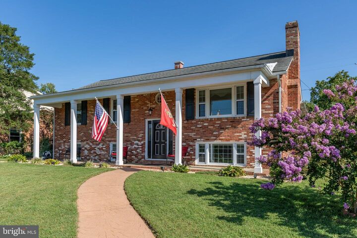 Property Photo: 460 Riverside Drive VA 22401