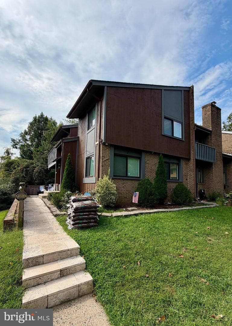 Property Photo: 7844 Marconi Court VA 22153
