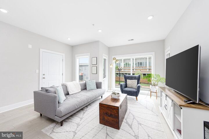 Property Photo:  2812 Georgia Avenue NW 5  DC 20001 