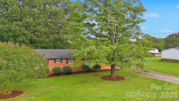 Property Photo: 164 Davidson Court NC 28681