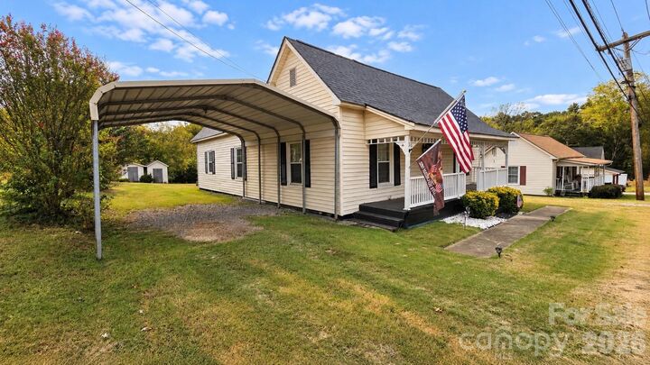 Property Photo: 3481 Roberta Road NC 28027