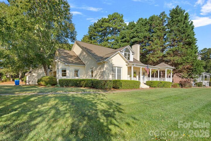 Property Photo: 8049 Ravenwood Lane NC 28164