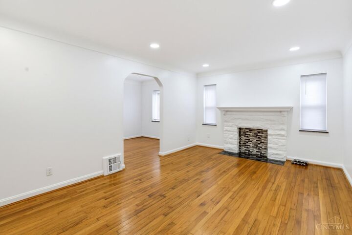 Property Photo: 2034 Sundale Ave OH 45239