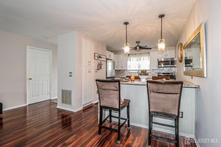Property Photo:  323 Ventnor Court  NJ 08854 