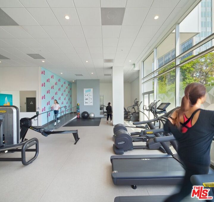 Property Photo: 3640 Wilshire Blvd, Unit 619 CA 90010