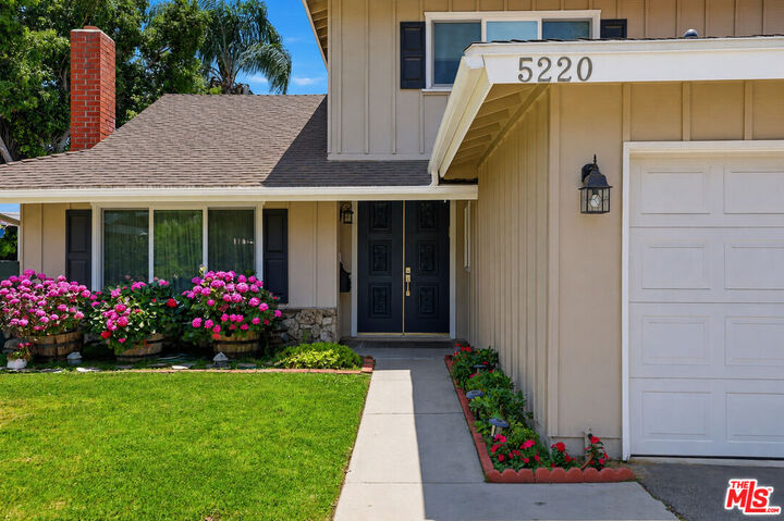 Property Photo:  5220 Mary Ellen Ave  CA 91401 