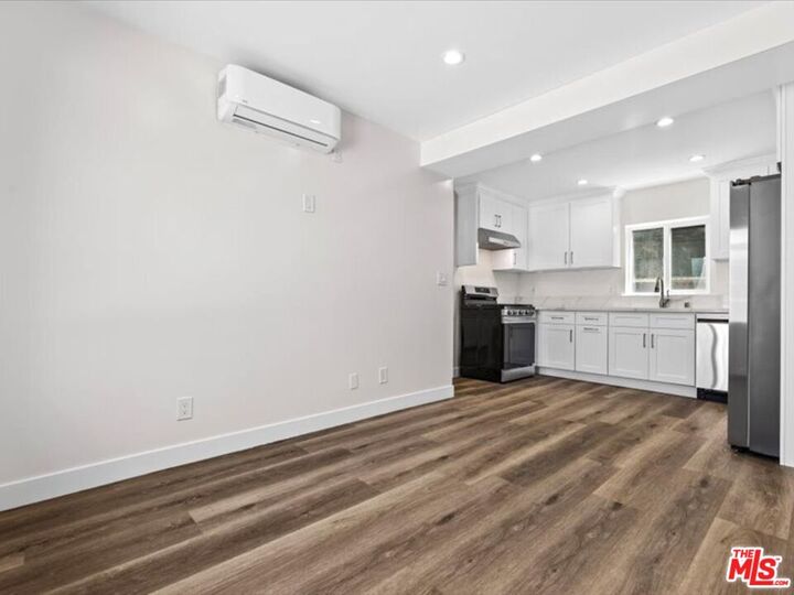 Property Photo:  1165 Stanford St, Unit F  CA 90403 