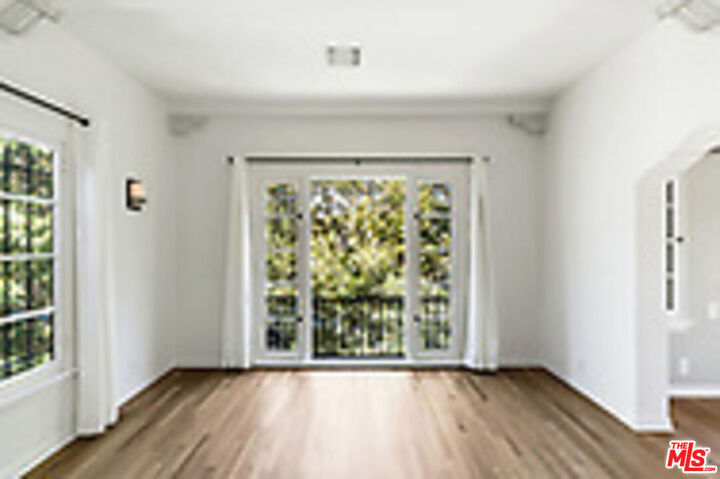 Property Photo: 815 N Harper Ave CA 90046