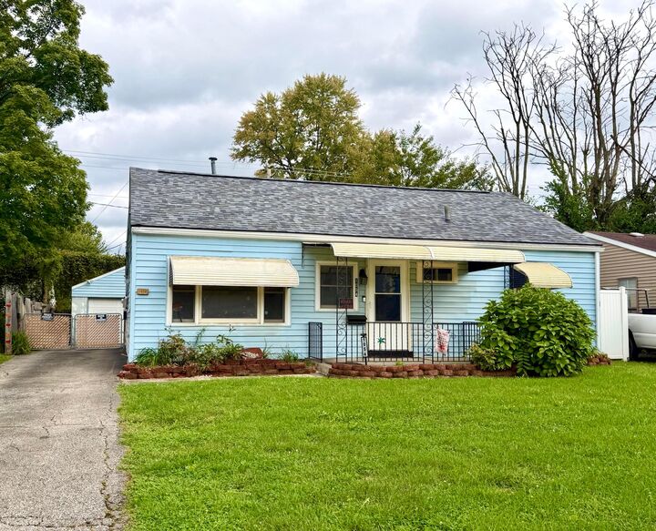 Property Photo:  1054 S James Road  OH 43227 