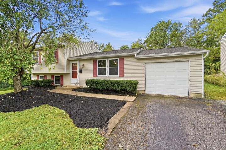 Property Photo:  6567 Skywae Drive  OH 43229 