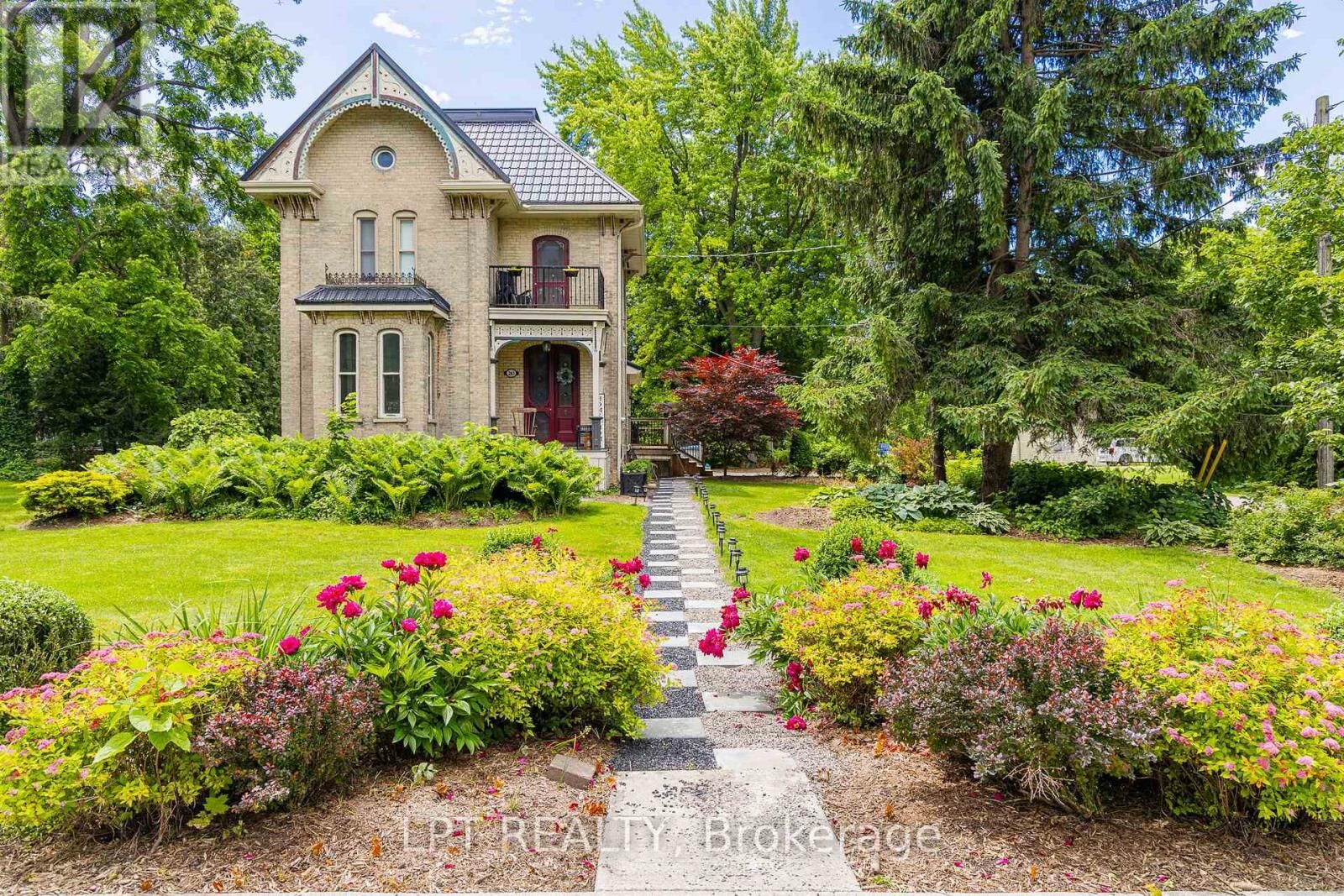 Property Photo:  283 Hastings Street  ON N0M 2K0 