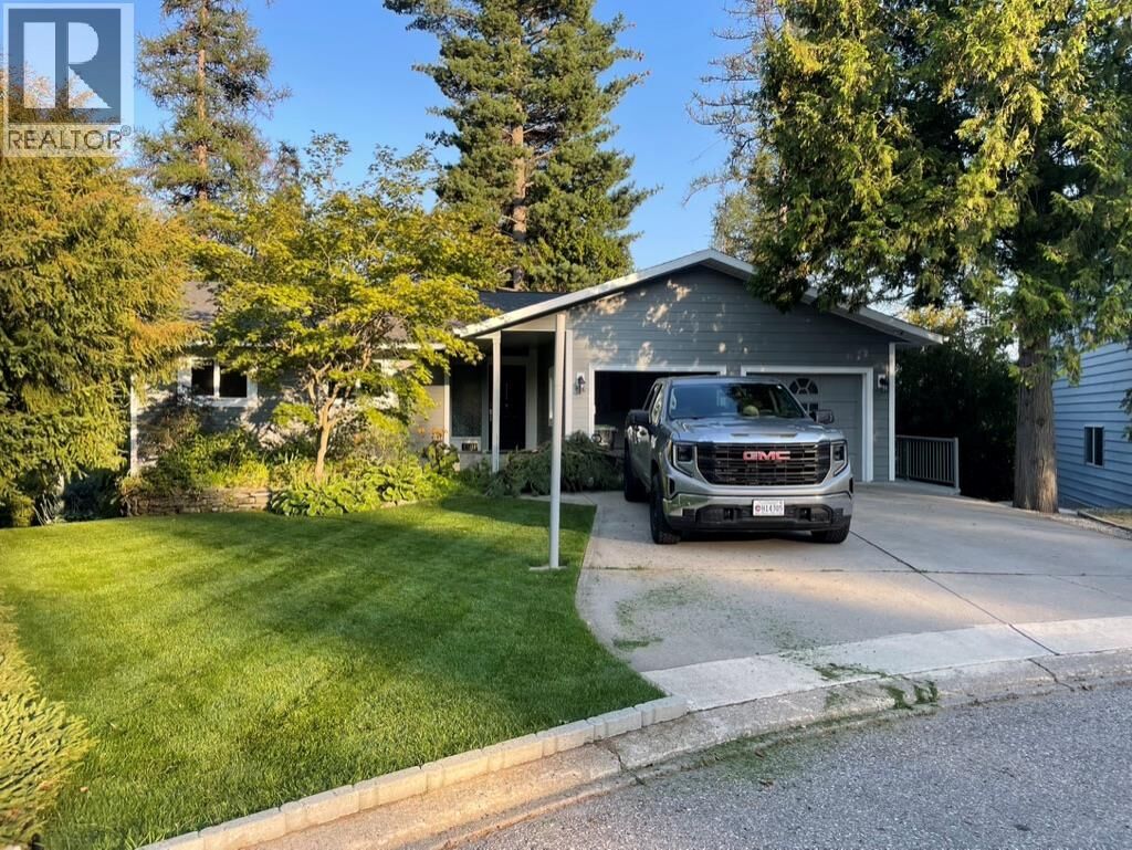 Property Photo:  1301 Grosvenor Place  BC V1N 3X8 