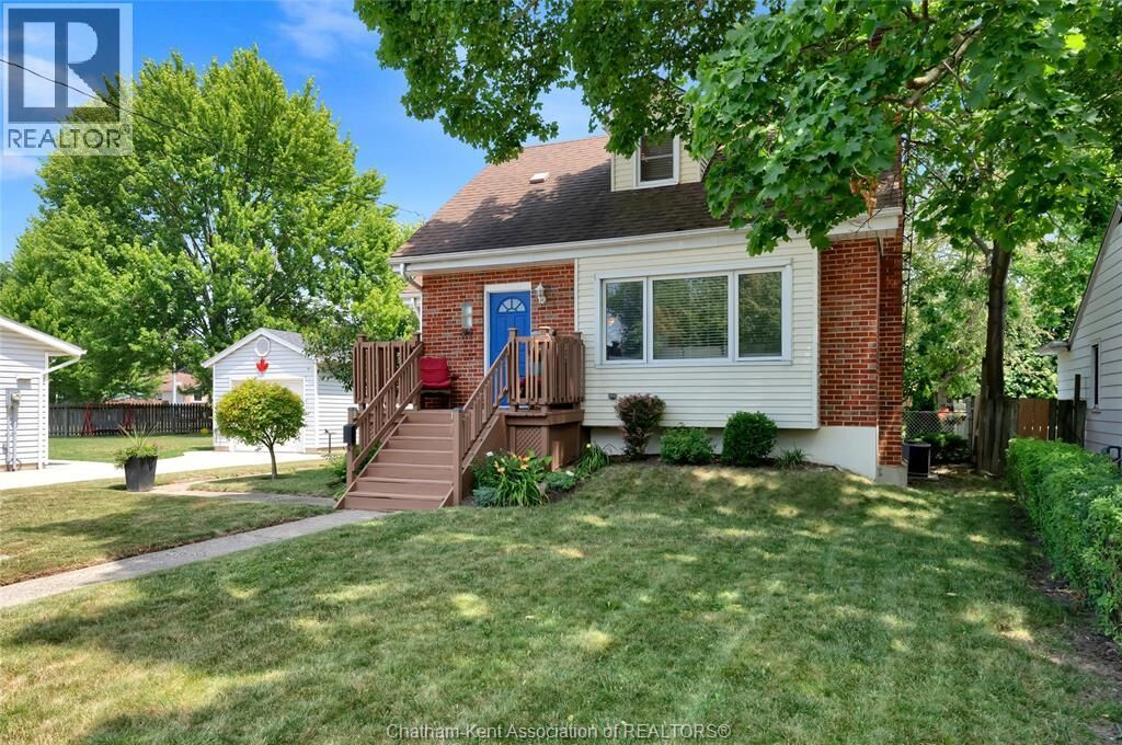 Property Photo:  94 Dundas Street  ON N8A 2J2 