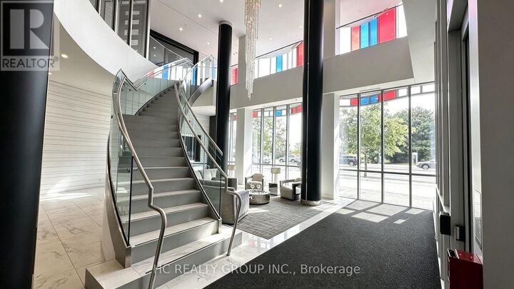 Property Photo:  9471 Yonge Street 641  ON L4C 0Z5 
