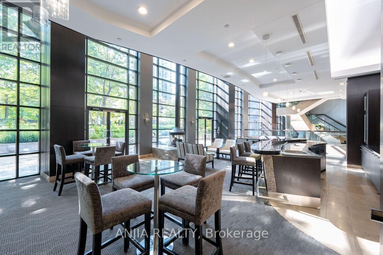 Property Photo:  33 Sheppard Avenue East 2010  ON M2N 7K1 