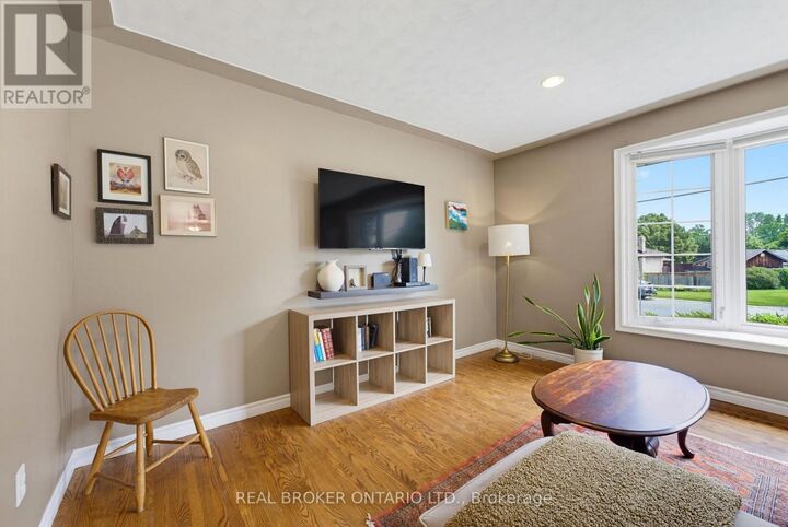 Property Photo:  87 Ball Street  ON N3L 1X7 