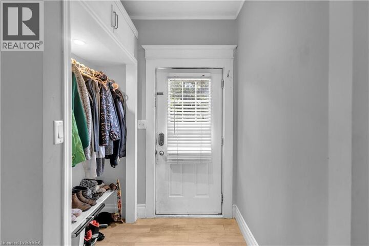 Property Photo:  55 Aberdeen Avenue  ON N3S 1R7 