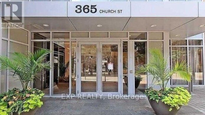 Property Photo: 365 Church Street 2210 ON M5B 1H6