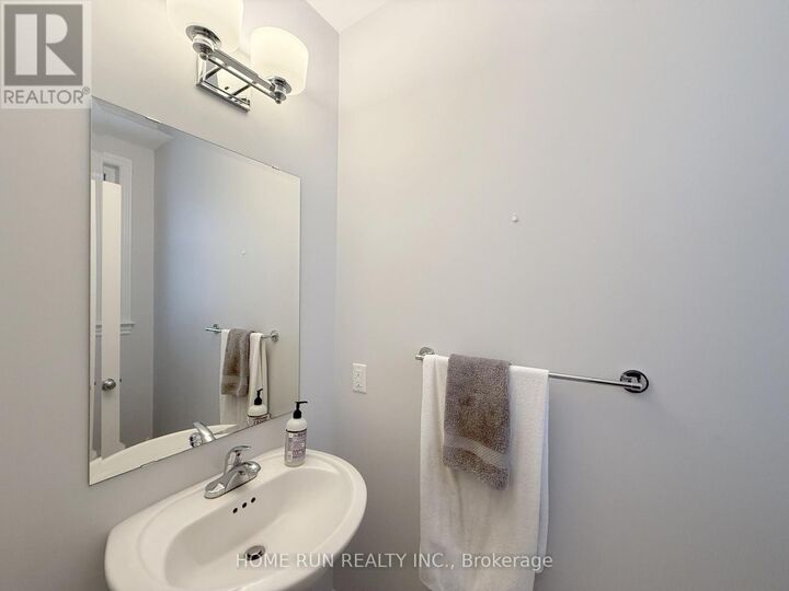 Property Photo: 555 Jackdaw Avenue ON K2J 6M8
