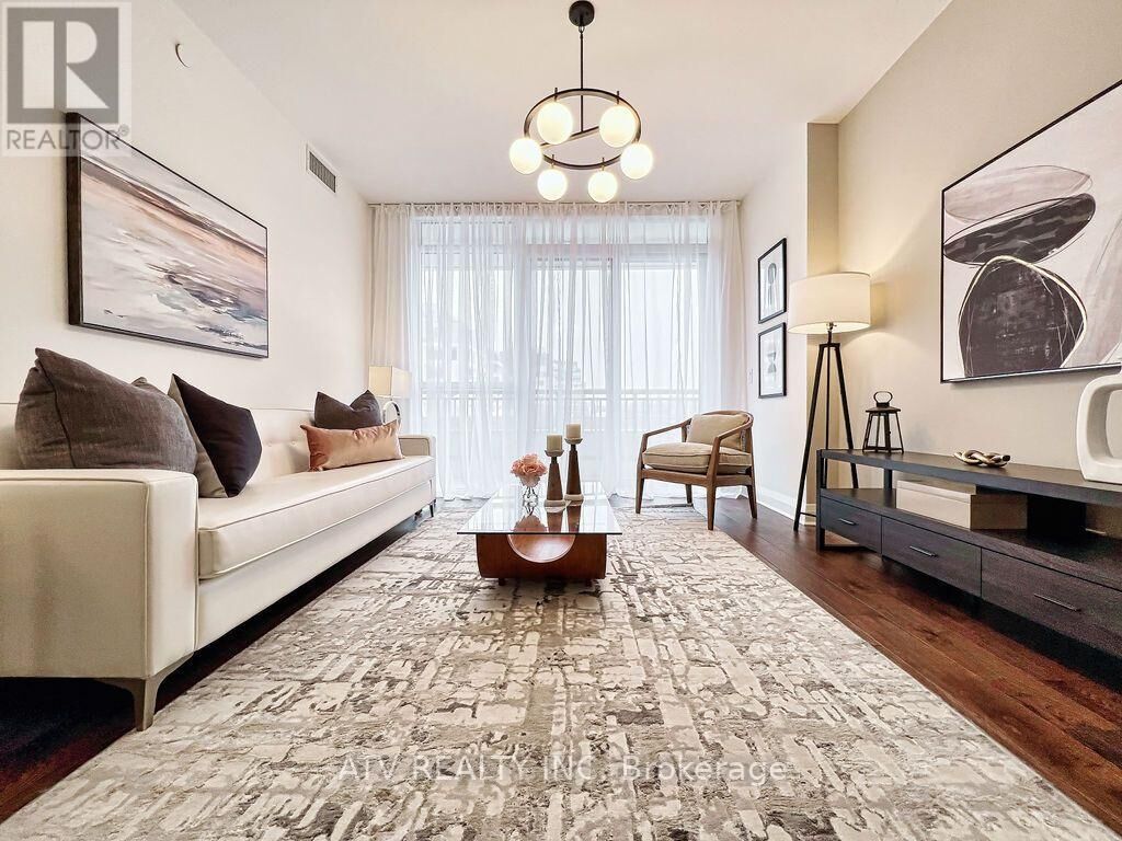 Property Photo:  151 Avenue Road 506  ON M5R 2H7 