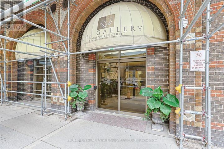 Property Photo: 25 Grenville Street 1705 ON M4Y 2X5