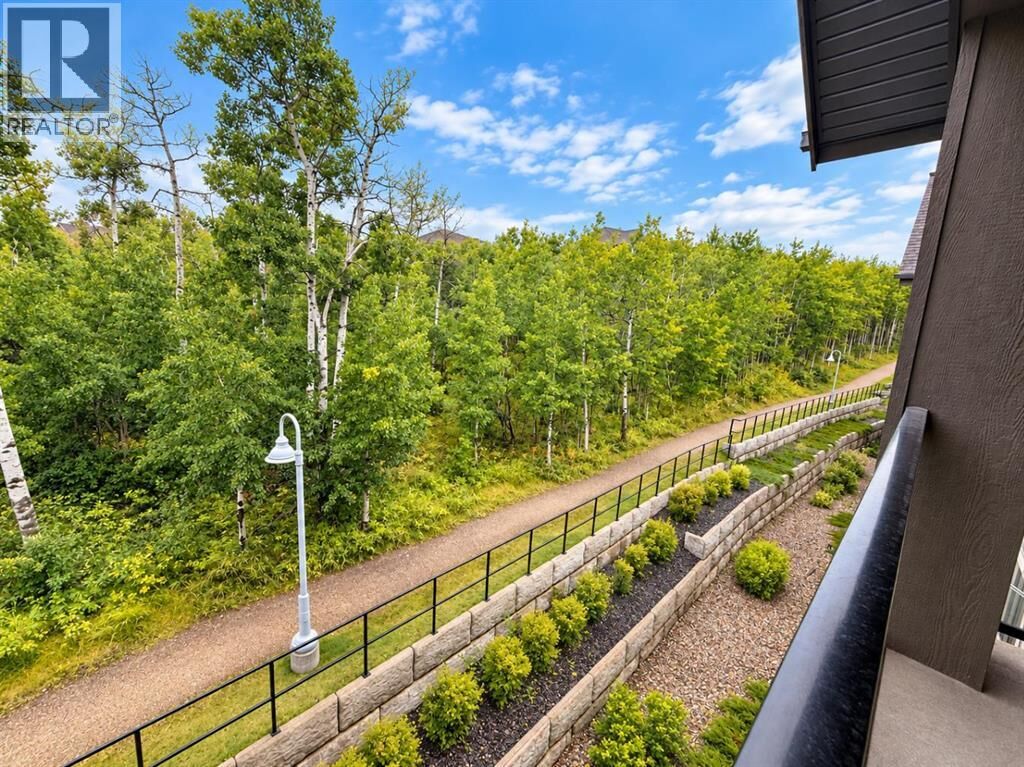Property Photo: 25 Aspenmont Heights Southwest AB T3H 0E4