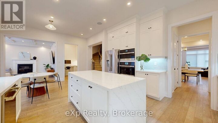 Property Photo: 3313 Sunningdale Gardens ON L6M 5K5