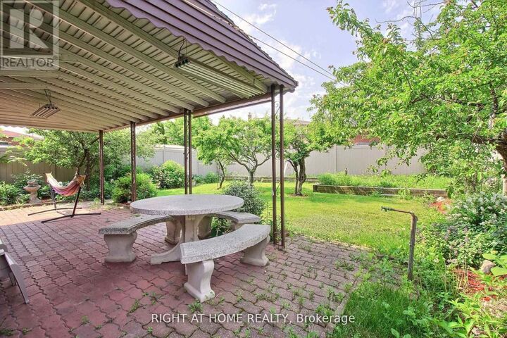 Property Photo: 37 Cherry Hills Road #02 ON L4K 1M2