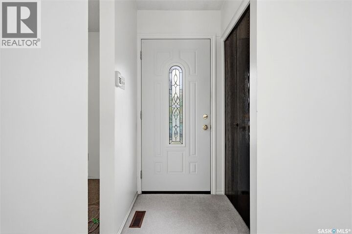 Property Photo:  154 Sangster Boulevard  SK S4R 6L5 