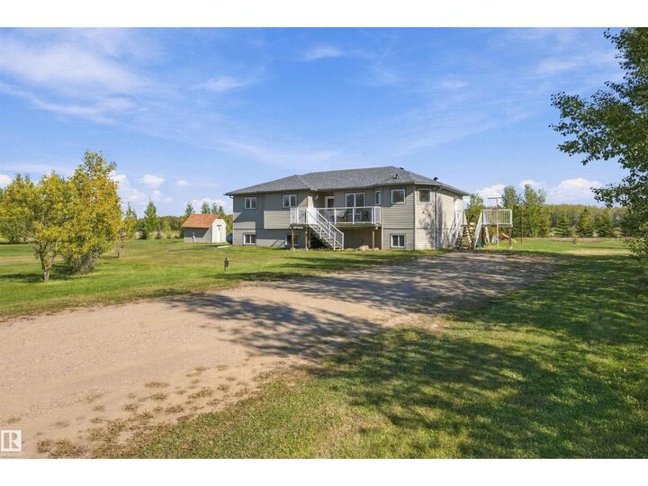 Property Photo:  654043 Rge Road 222  AB T9S 2B4 