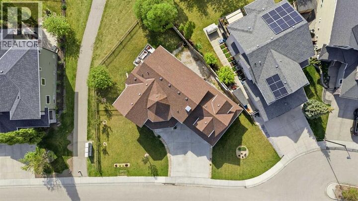 Property Photo: 1605 Montgomery Way Southeast AB T1V 0B8