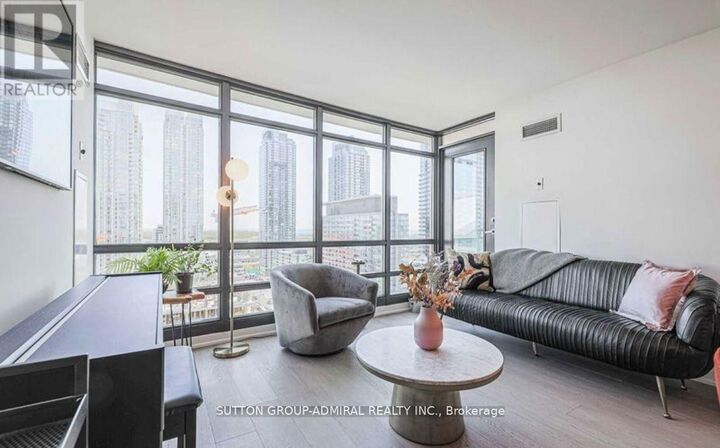 Property Photo:  397 Front Street West 1911  ON M5V 3S1 