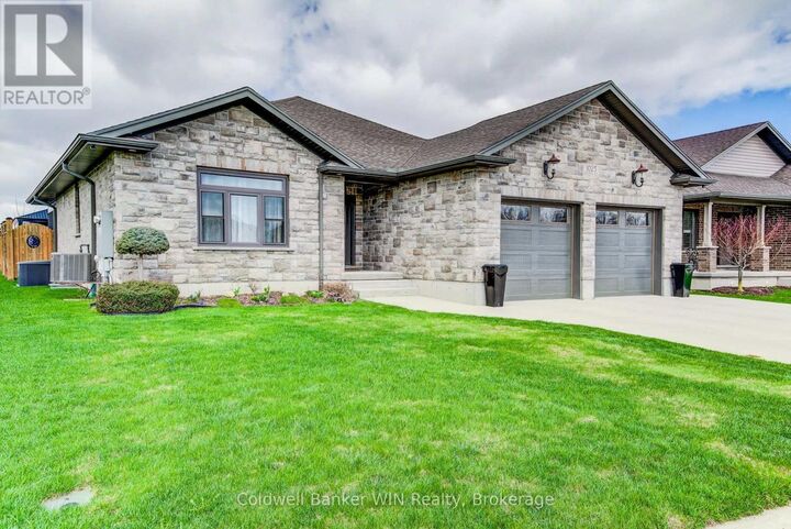 Property Photo: 1025 Reserve Avenue South ON N4W 0B5