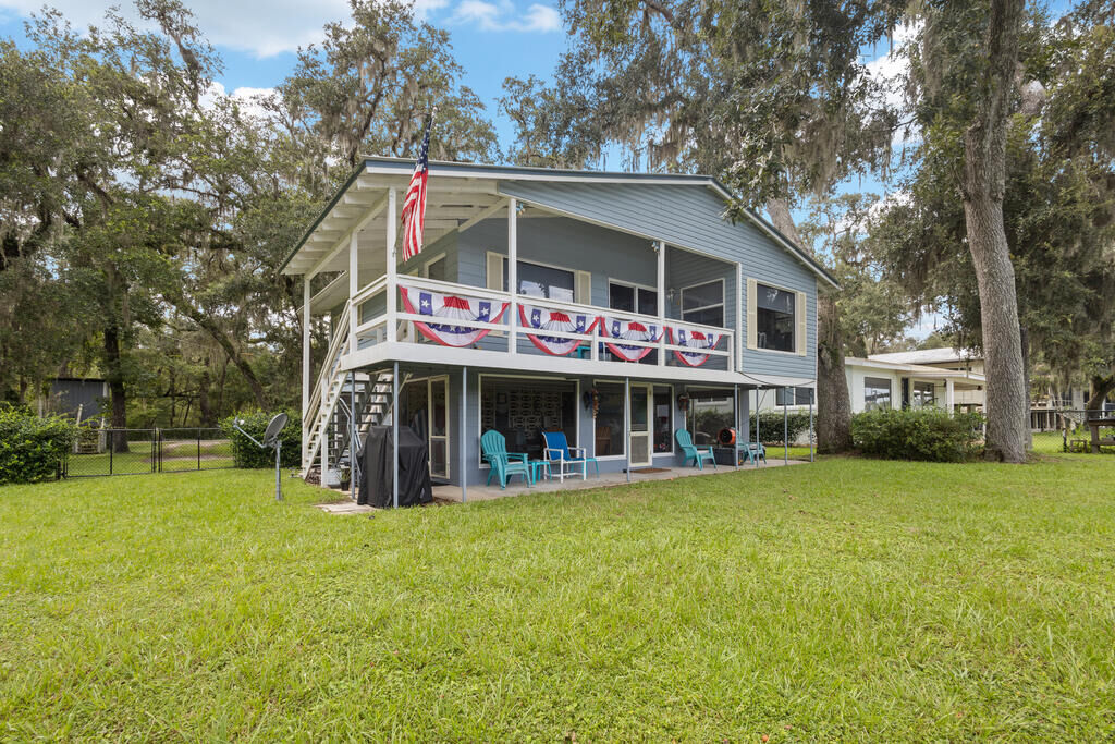 Property Photo: 473 SE 964th St FL 32680