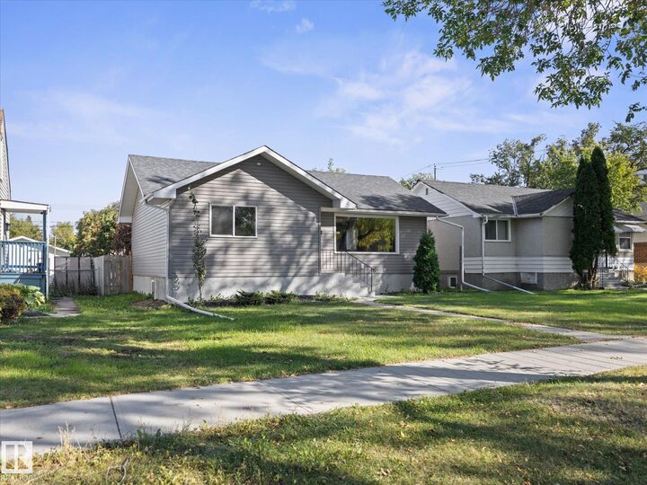 Property Photo: 11211 104 Street NW AB T5G 2K6