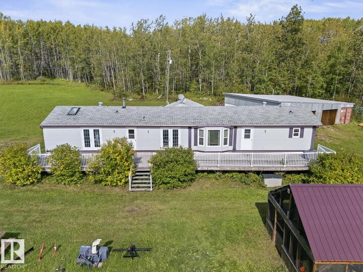 Property Photo:  43018 Twp Rd 643  AB T9M 1P3 