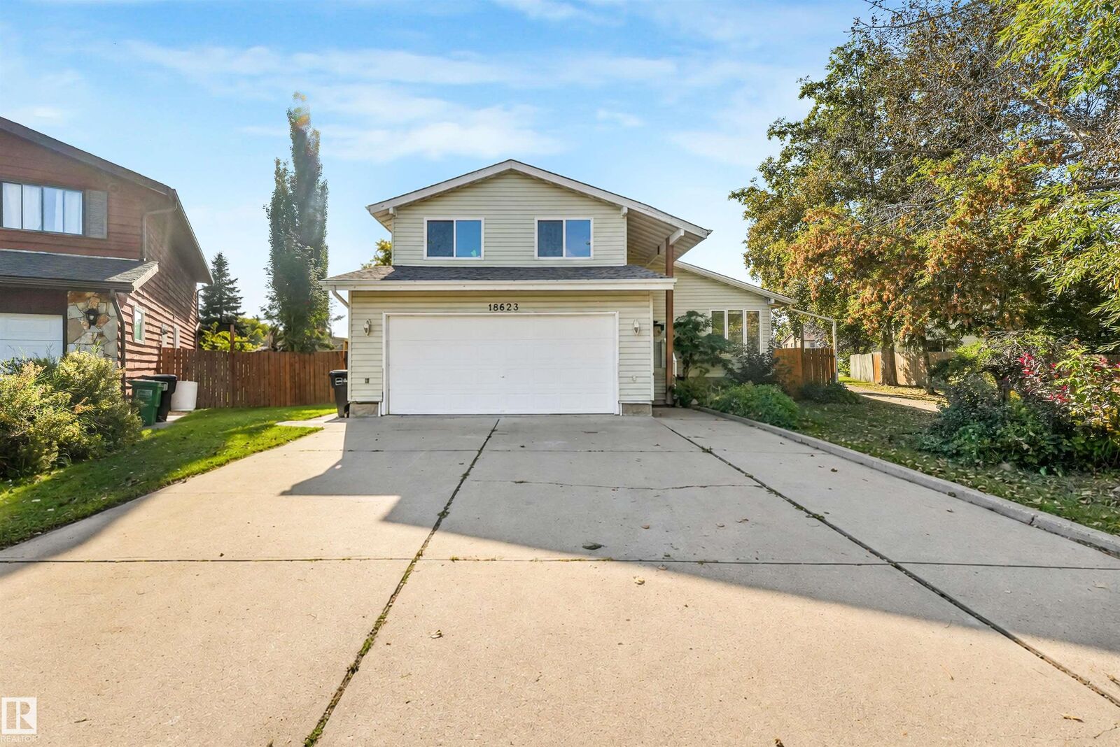 Property Photo:  18623 70 Avenue NW  AB T5T 3A6 