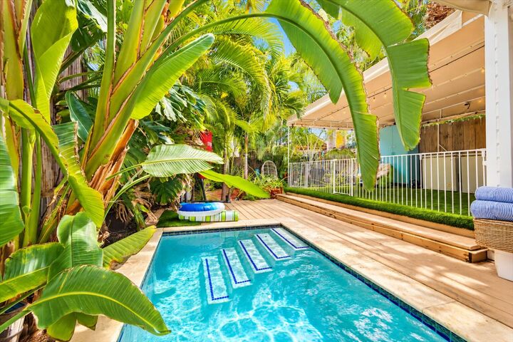 Property Photo:  418 Amelia Street  FL 33040 