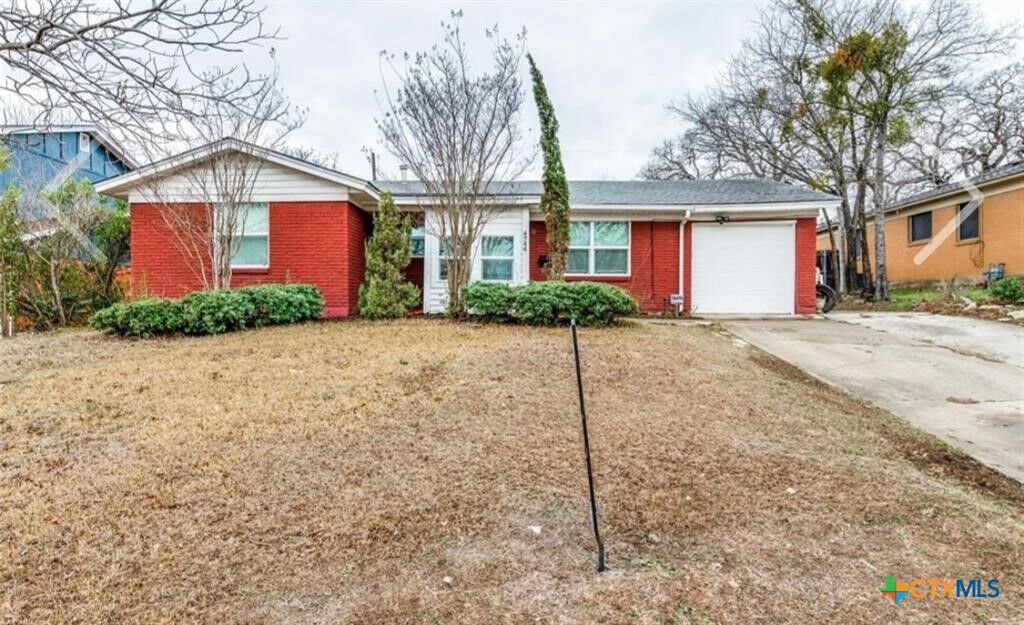 Property Photo: 4744 Richards Street TX 76119