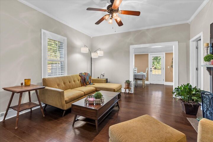 Property Photo:  318 Locust Avenue  TN 37380 