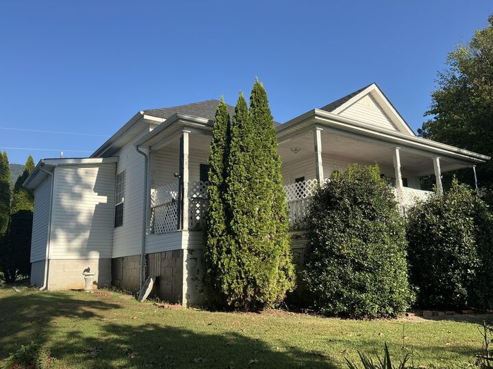 Property Photo: 287 S Oak Street TN 37397