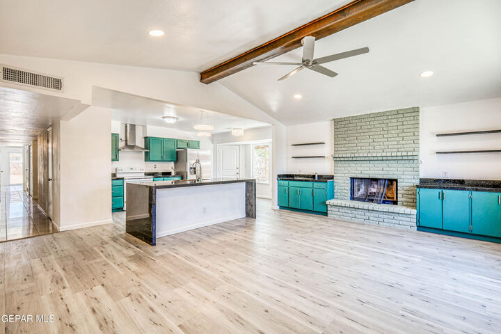 Property Photo: 3008 Barkarian Place TX 79936